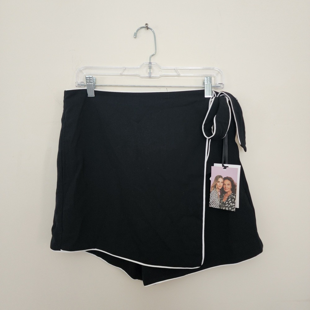 Diane von Furstenberg for Target Black White Piping Wrap Skort Size L NWT